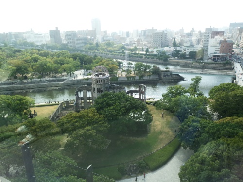 広島の原爆ドーム風景画像